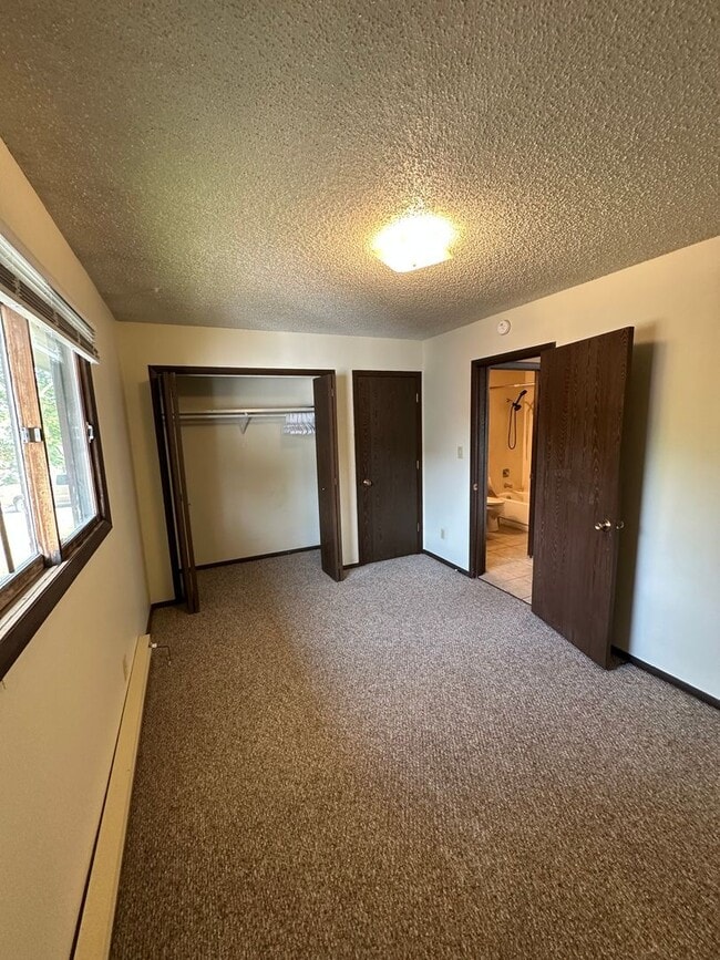 Building Photo - 1409 Stoddard St