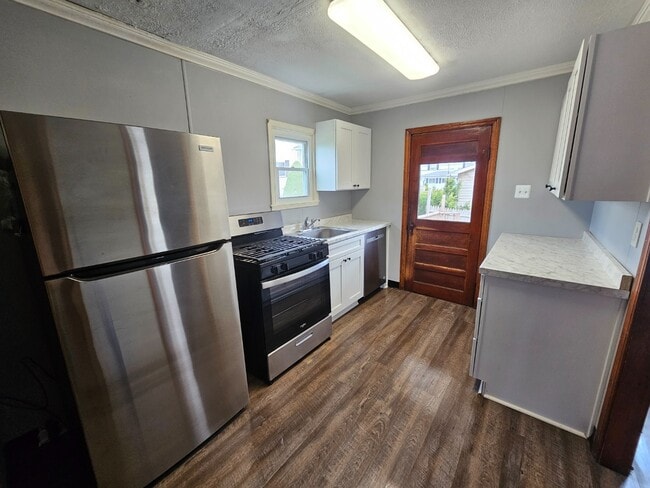 Building Photo - Adorable 2 Bedroom Home In McDonald PA - Fort Cherry School District