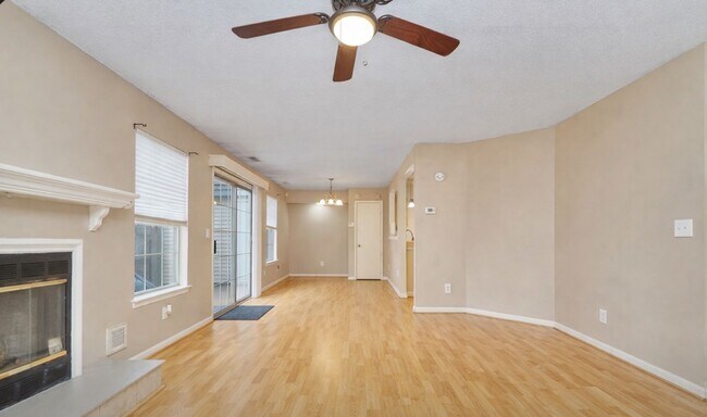 Building Photo - End Unit Condo Close to Chic's Beach & Little Creek Naval Base