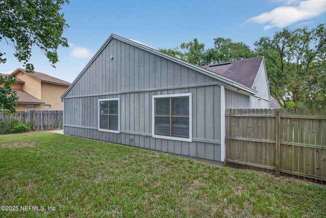 Building Photo - 2512 Bluffton Dr