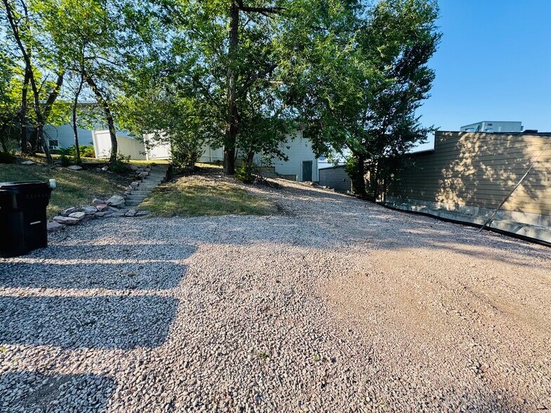 Building Photo - 728 Saint Charles St