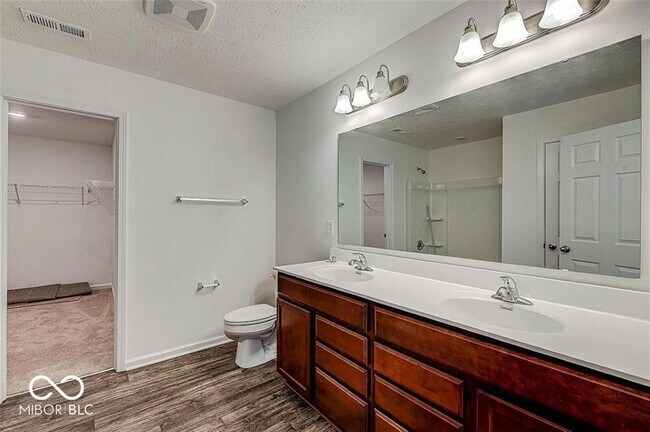 Building Photo - 5296 Maywood Dr