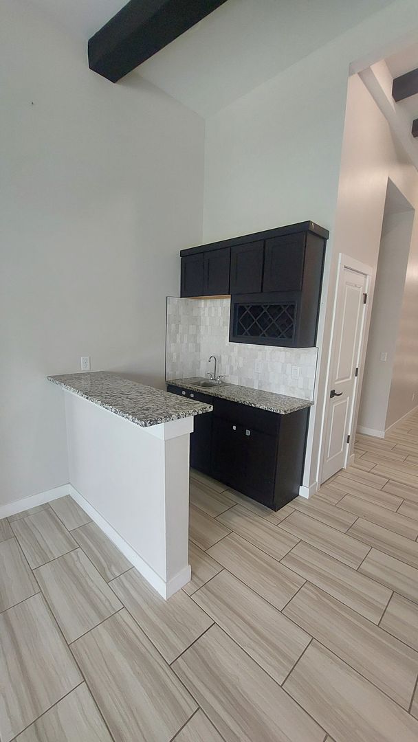 Building Photo - Beautiful 4 bedroom 2.5 bathroom home! READY NOW