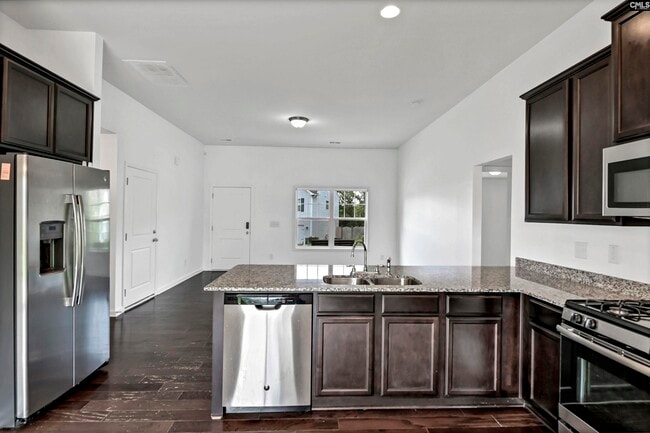 Building Photo - 357 Finch Ln