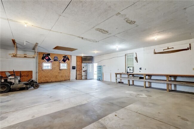 Building Photo - 681 NY-364