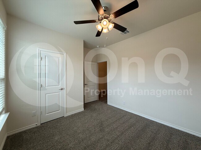 Building Photo - 4124 Ellinger Dr