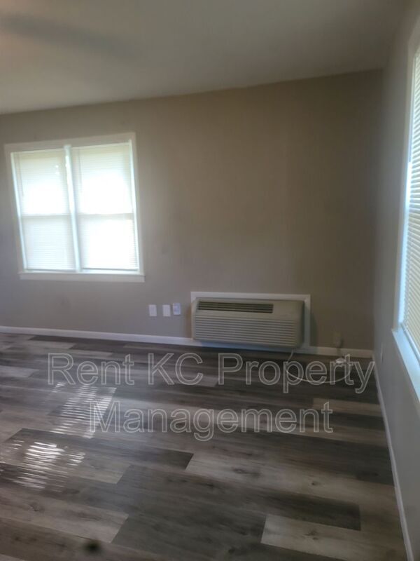 Building Photo - 2709 NE 63rd St