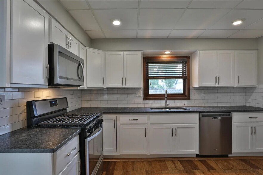 Kitchen1 - 350 W 1st Ave
