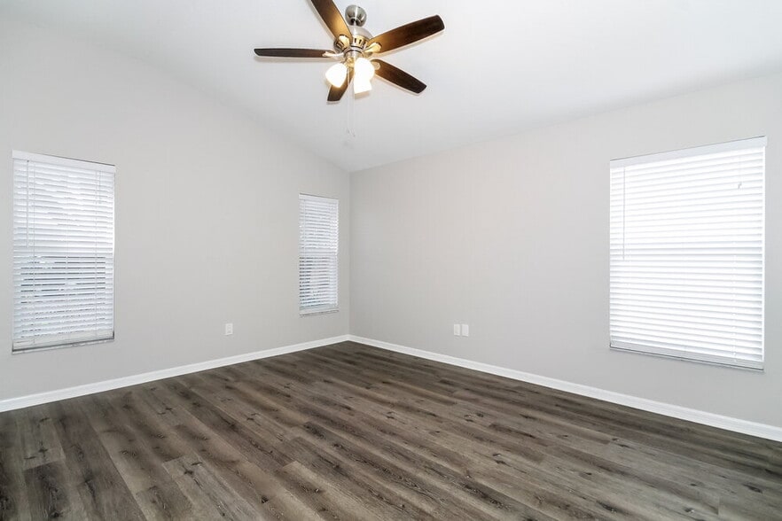 Building Photo - 11716 S Stone Ln