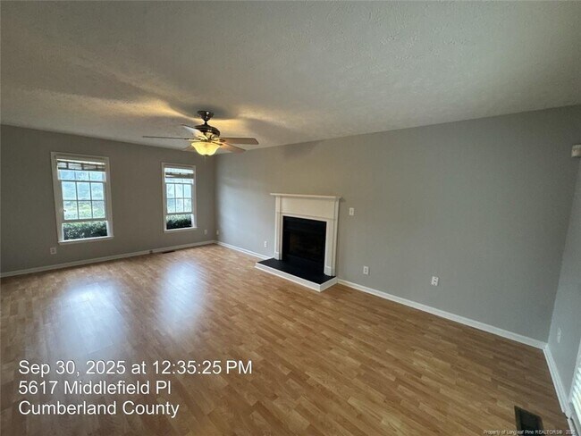 Building Photo - 5617 Middlefield Pl