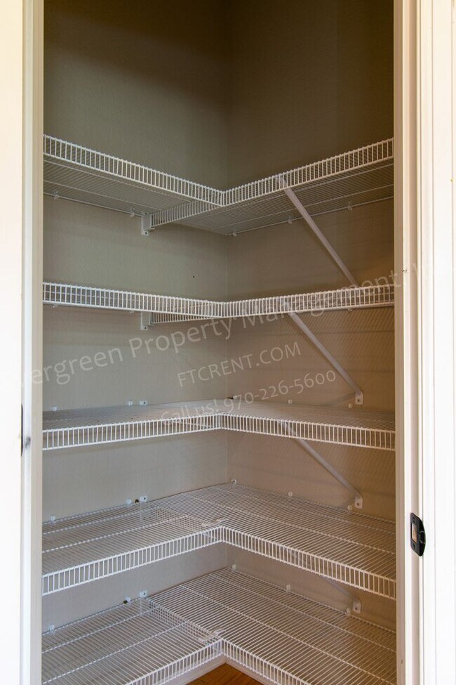 Building Photo - 3015 Denver Dr