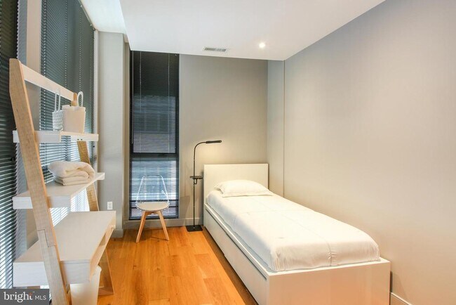 Building Photo - 448 K St NW