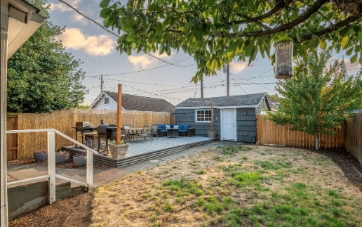 Building Photo - 5820 S Montgomery St