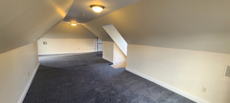 Building Photo - 204 Cadwalader Ave