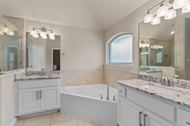 Building Photo - 7901 Arbor Knoll Ct
