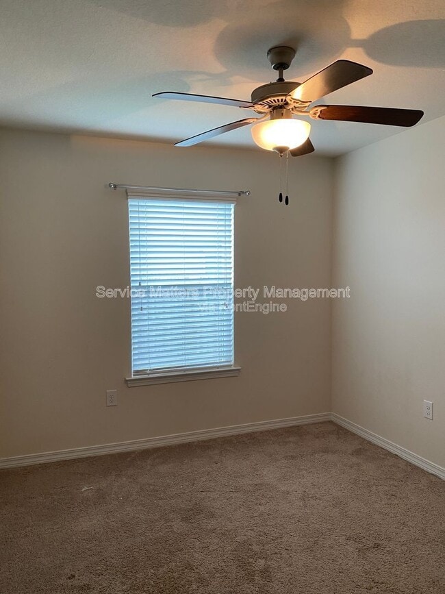 Building Photo - 5582 Peach Dr