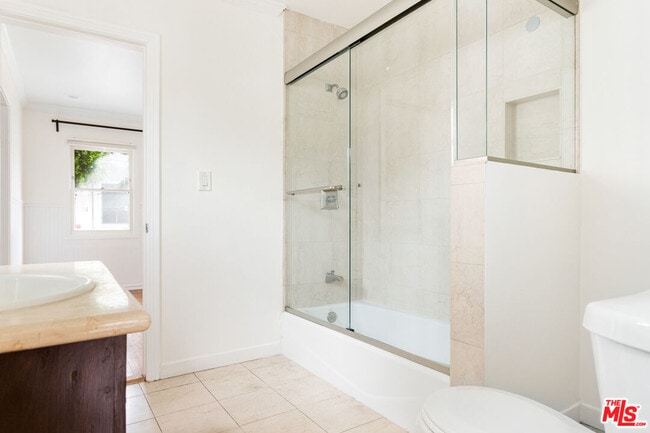 Building Photo - 2127 Benecia Ave