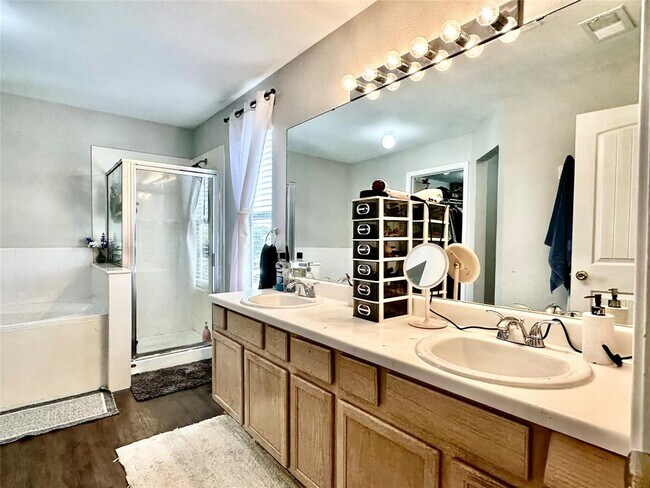 Building Photo - 817 Tapestry Cove