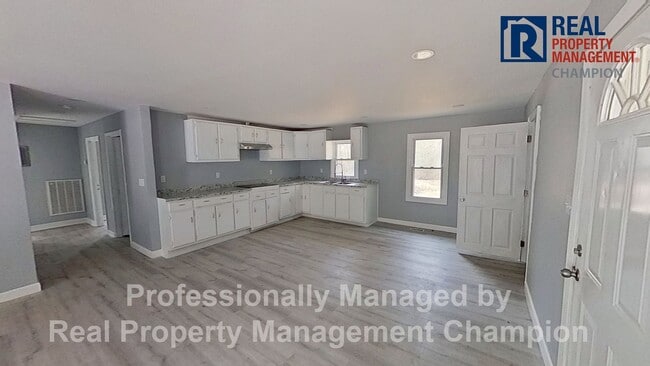 Building Photo - Recently Updated 3 BD/2 BA Home w/Open Floorplan and Attached Carport