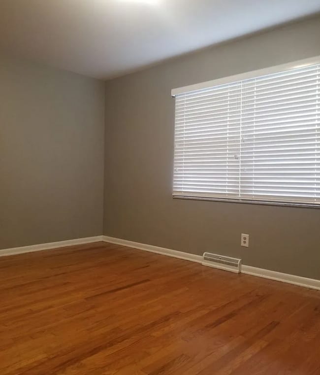 Building Photo - 324 Cumberland Dr