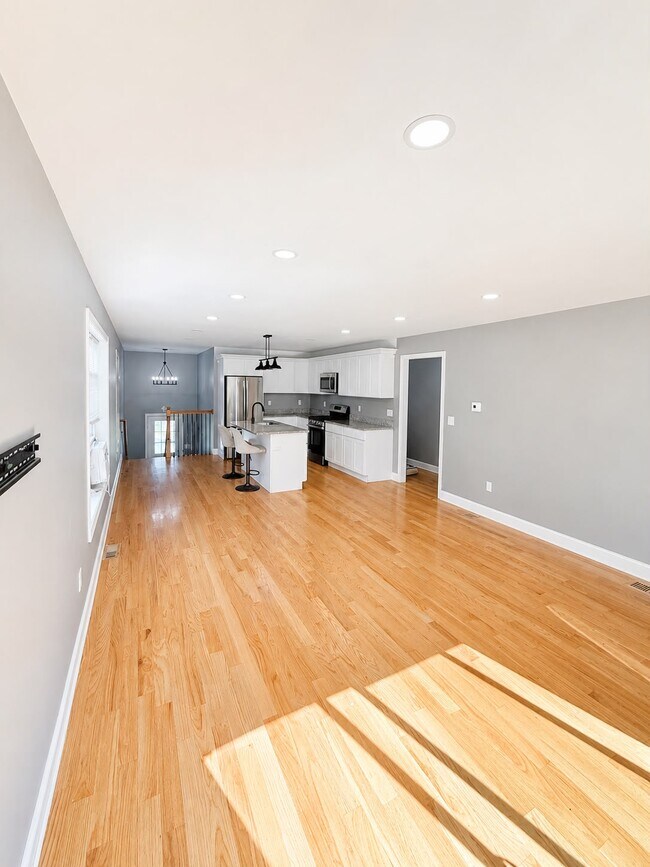 Building Photo - 59 Midland Rd