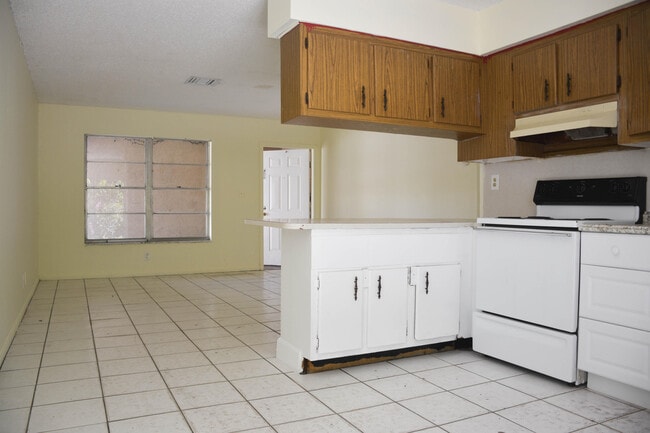 Primary Photo - 1718 Juno Rd