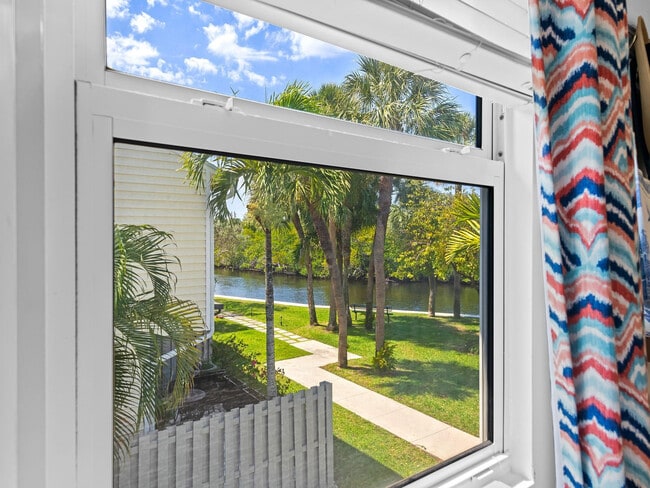 Building Photo - 1989 NE 15th Ave