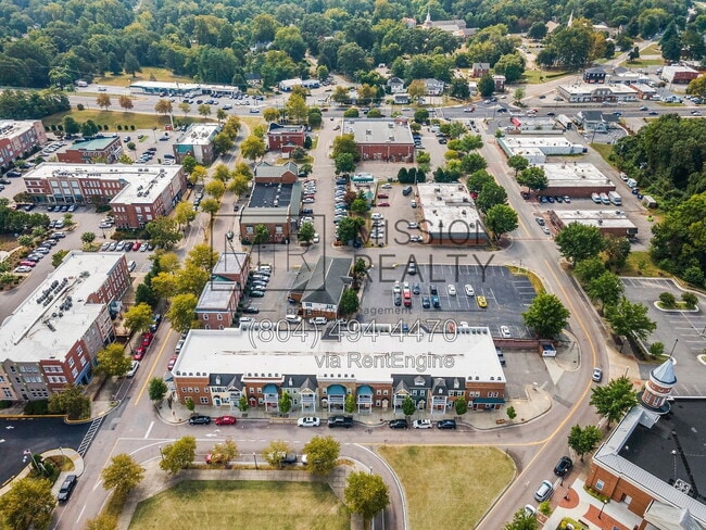 Building Photo - 4319 Fountain Square Plaza