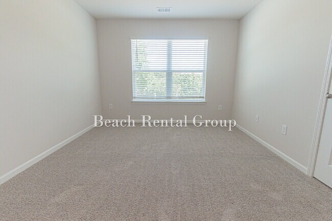 Building Photo - 5 Bedroom Home in Myrtle Beach