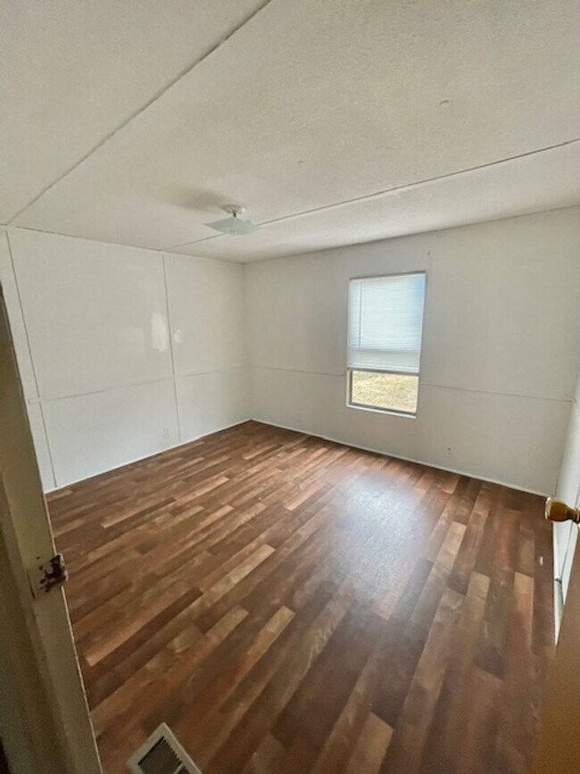 Building Photo - Near Bleeker Junction