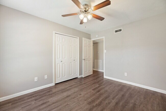Building Photo - 17615 Autumn Hills Dr