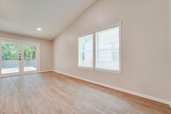 Building Photo - 21 E Brookberry Ct