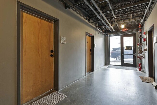 Building Photo - 675 Greenwood Ave NE