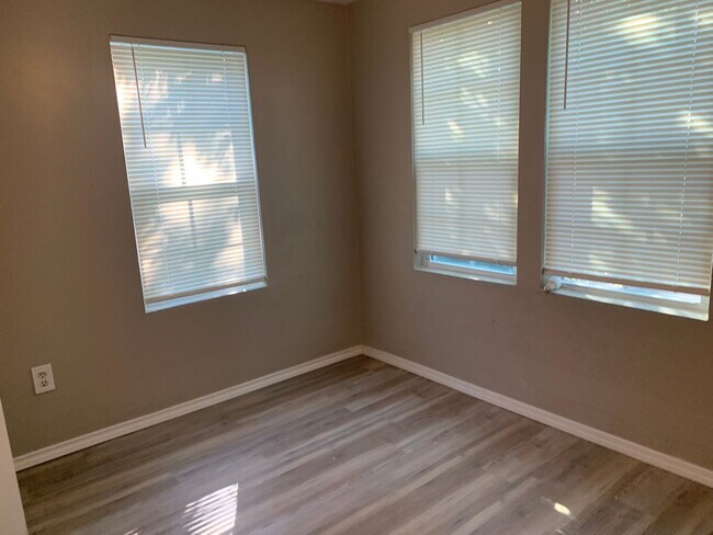 Building Photo - JUST REMODELED 4 BEDROOM HOME