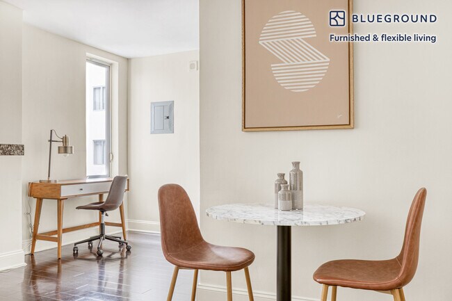 Building Photo - 612 Flower St