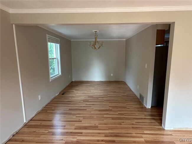 Building Photo - 6846 Crystalwood Dr