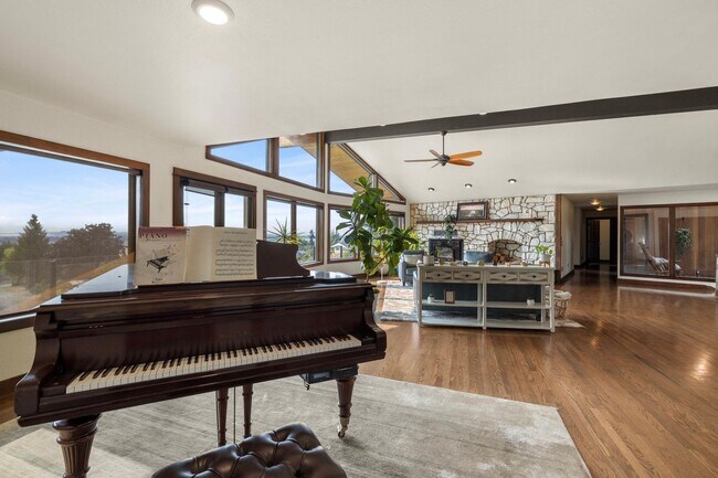 Building Photo - 20479 Comet Ln