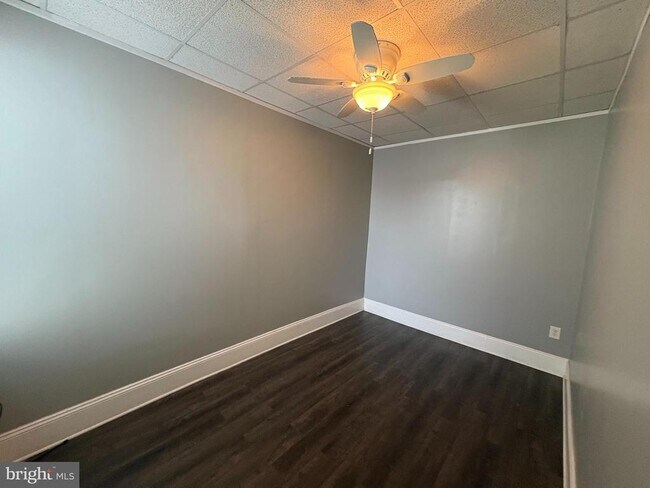 Building Photo - 347 Durfor St