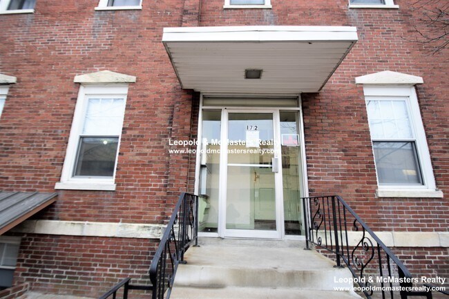 Building Photo - 144 North Beacon St