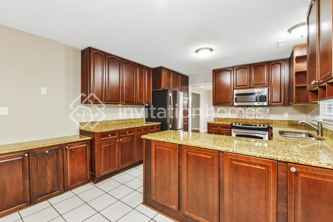 Building Photo - 7311 Canyon Dr