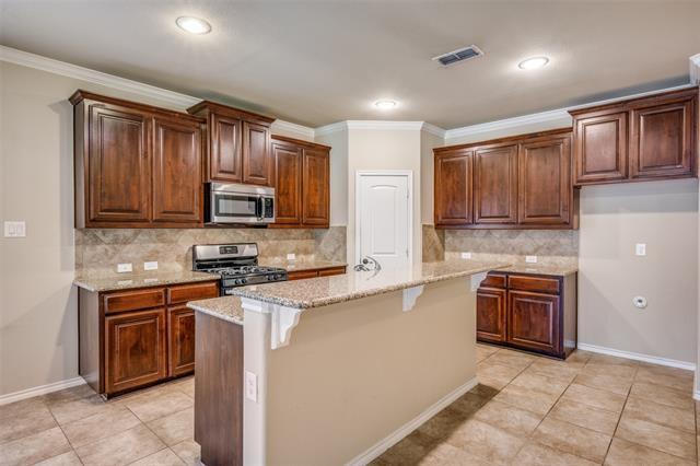 Building Photo - 5901 Longmont Dr
