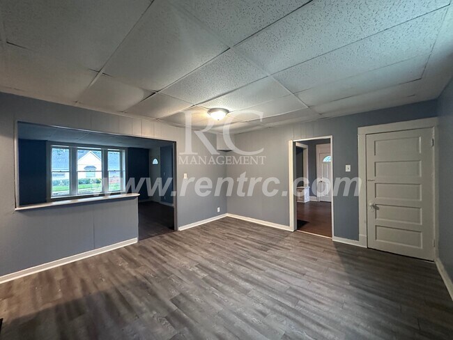 Building Photo - 1101 Chandler-