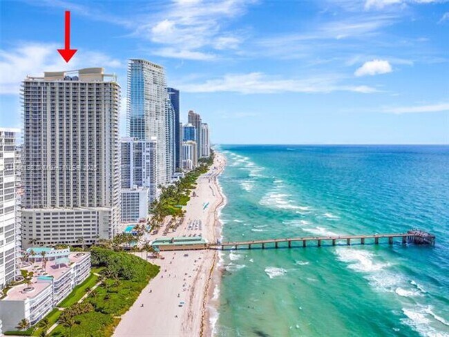 Building Photo - 16699 Collins Ave