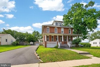 Building Photo - 855 N Pleasantview Rd
