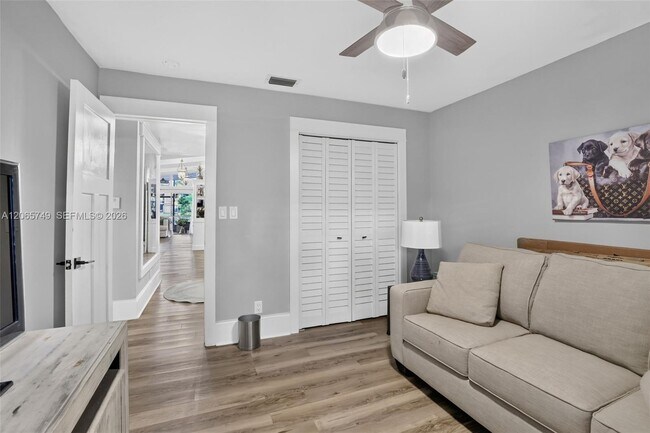 Building Photo - 958 Mockingbird Ln