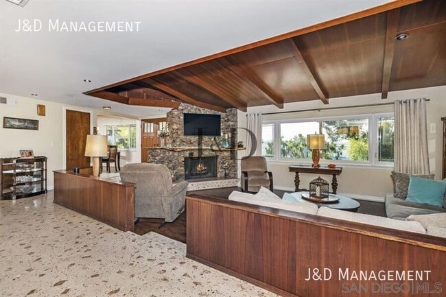 Building Photo - 3705 Putter Dr