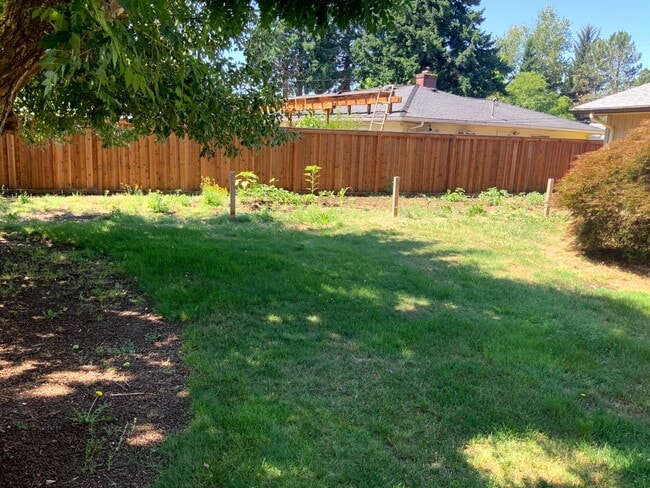 Building Photo - 2755 Kalmia St
