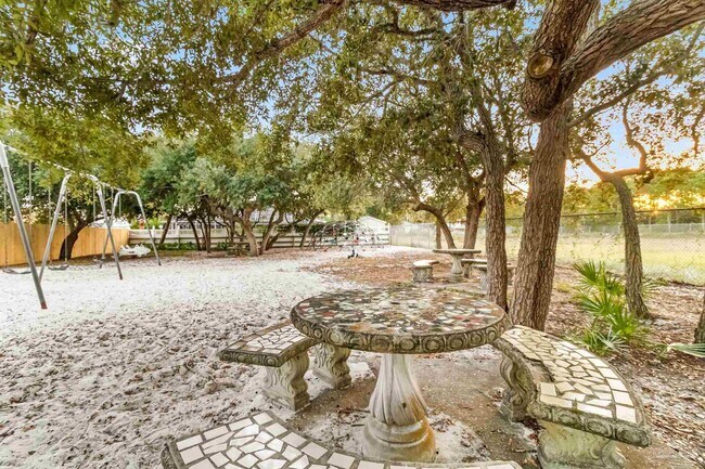 Building Photo - 1675 Winding Shore Dr