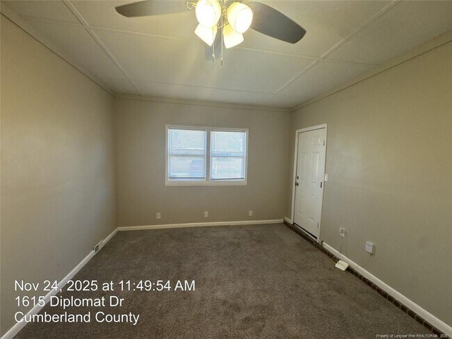 Building Photo - 1615 Diplomat Dr