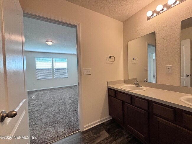 Building Photo - 1763 Eagle View Way